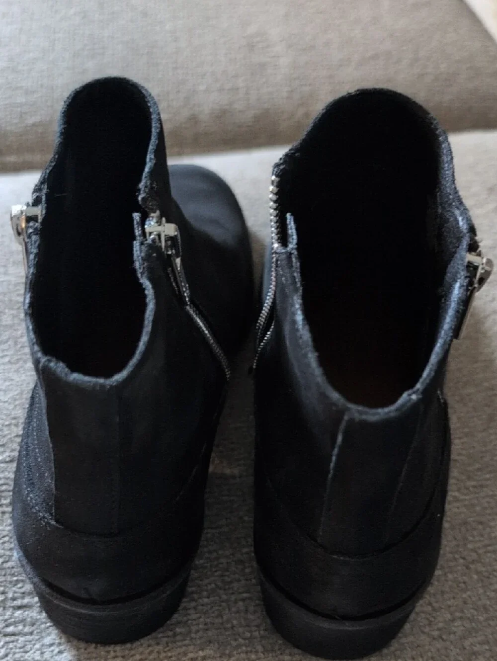 N/A classic black